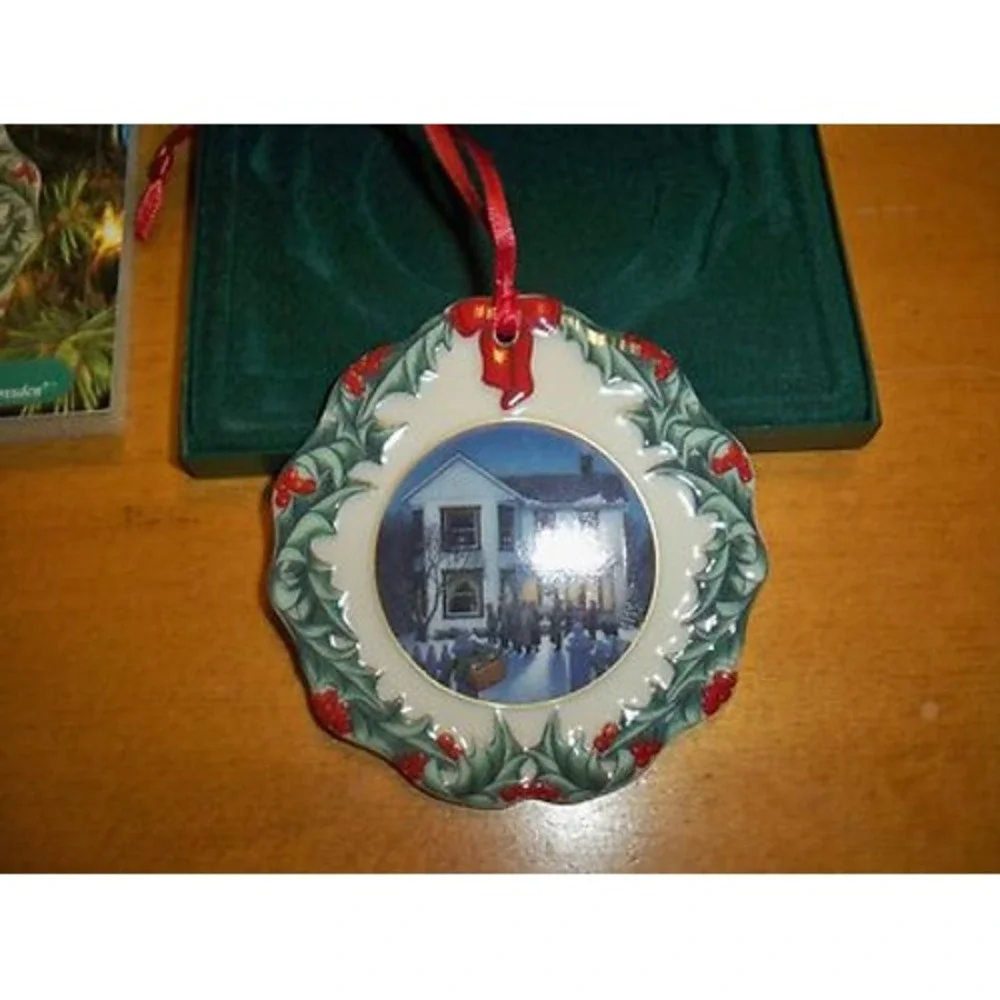 Longaberger 1997 Collectors Club Holiday Christmas Ornament Caroling In‎ Dresden